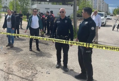 Diyarbakır'da silahla &ccedil;evreye rastgele ateş a&ccedil;an kişi yakalandı