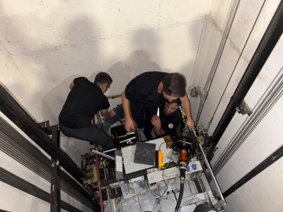 Diyarbakır'da stadyumdaki asansörde mahsur kalan 8 taraftarın kurtarılma anı kamerada