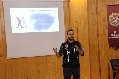 “En İyi Narkotik Polisi Anne” Semineri Düzenlendi