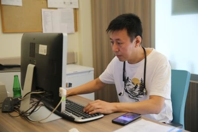 Eruh'ta Çinli doktor hastalara şifa dağıtıyor