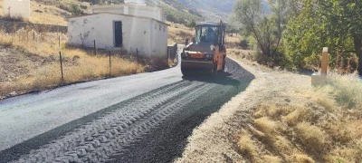 Eruh’ta Türbe Yolu Asfaltlandı
