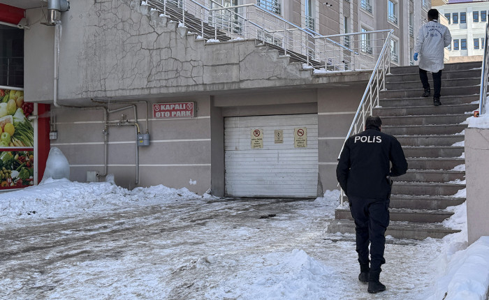 Erzurum'da evde çıkan yangında 3 kişi dumandan etkilendi