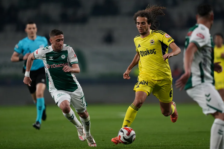 Fenerbah&ccedil;e Kupaya Veda Etti! Ma&ccedil; Sonu S&ouml;zler G&uuml;ndem Oldu: &ldquo;Rezillik&rdquo;