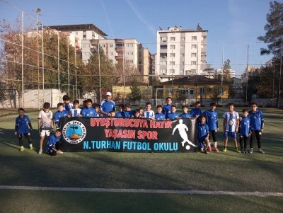 Futbol Okulundan Anlamlı Pankart
