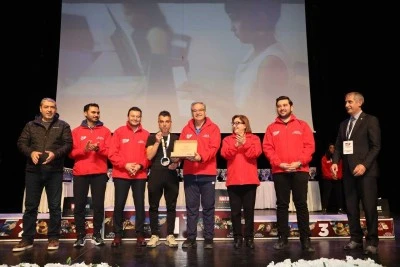 Gaziantep'te düzenlenen &quot;7. Gazi Yarı Maratonu ve Halk Koşusu&quot; tamamlandı