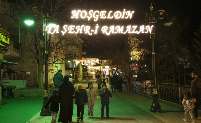 Gaziantep ve çevre illerde ilk teravih namazı kılındı