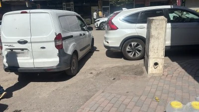 Gelişig&uuml;zel Park Edilen Ara&ccedil;lar Engelli Rampalarını Kapatıyor
