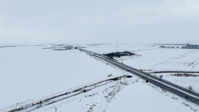 G&uuml;neydoğu'da etkili olan kar yağışı &ccedil;ift&ccedil;iyi sevindirdi