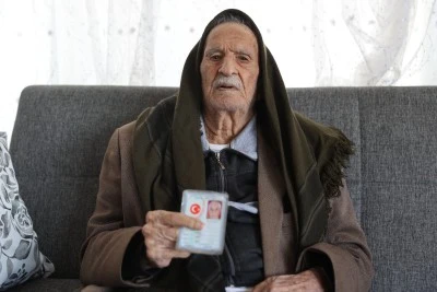 Güneydoğu'nun &quot;asırlık çınarları&quot; Cumhuriyet'in 102'nci yılına şahitlik ediyor