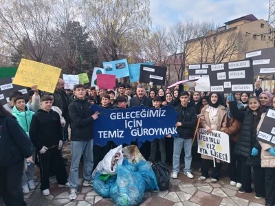 Güroymak'ta temiz çevre için farkındalık yürüyüşü yapıldı