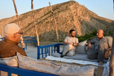 Mardin ve Batman'da sıcak havada &quot;dam palas&quot; keyfi