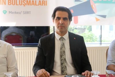 Siirt İl Milli Eğitim Müdürü İlhan Saz, kentte gazetecilerle bir araya geldi