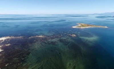 Sıcak hava ve kuraklık Van Gölü'nde buharlaşmayı artırdı