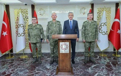 2. Ordu Komutanı Korgeneral Topaloğlu, Mardin Valisi Akkoyun'u ziyaret etti