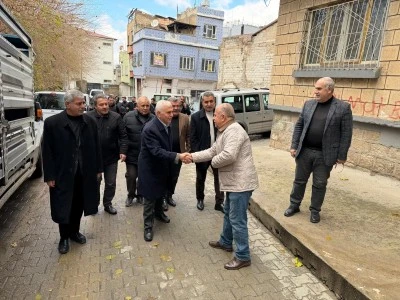 Siirt Milletvekili&nbsp;G&uuml;l, kent merkezinde esnaf ziyaretlerinde bulundu