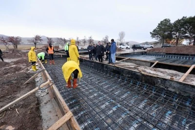 Bitlis Valisi Karakaya asfalt üretim tesisi inşaatını inceledi