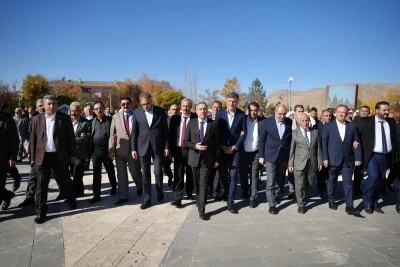 AK Parti Van İl Başkanı Arvas mahalle ziyaretlerini sürdürüyor