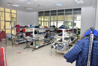 SİİRT'TE ON BİNLERCE &Ccedil;OCUĞA &Uuml;CRETSİZ GİYİM VE KIRTASİYE DESTEĞİ