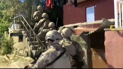 Bitlis ve İzmir'de uyuşturucu operasyonunda yakalanan 10 şüpheli tutuklandı