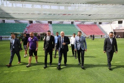 Diyarbakır Stadı'nda zemin yenileme çalışmalarında sona gelindi