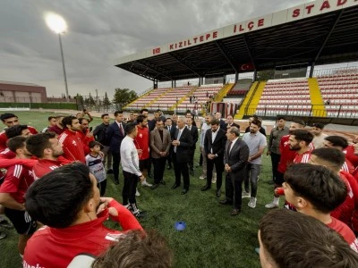 Galatasaray Kulübü Başkanı Özbek, antrenman yapan Mardin 1969 Spor'u ziyaret etti