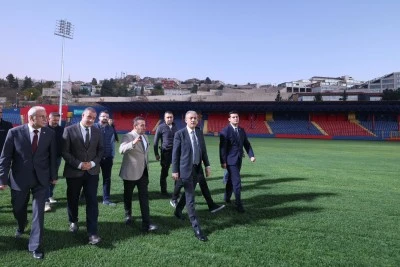 Mardin Valisi Akkoyun 21 Kasım Şehir Stadyumu'nda çalışmaları inceledi