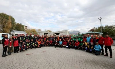 Van depreminin 14'üncü yılında arama kurtarma tatbikatı yapıldı