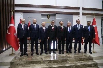 Cumhurbaşkanı Yardımcısı Yılmaz,&nbsp;Siirt&nbsp;Valiliğini ziyaret etti