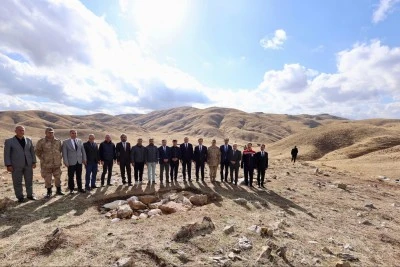 Bitlis Valisi Karakaya, Karçinbaşı bölgesinde incelemelerde bulundu