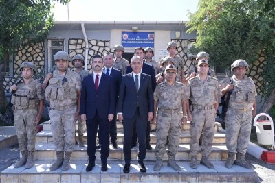 Mardin Valisi Tuncay Akkoyun, Mazıdağı ilçesinde ziyaretlerde bulundu