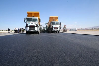 Van Ferit Melen Havalimanının pistini yenileme çalışmalarında 300 personel çalışıyor