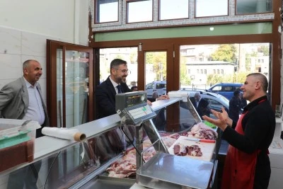 Bitlis Belediye Başkanı Tanğlay, esnaf ve kent sakinleriyle bir araya geldi