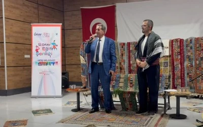 Siirt Kurtalan&rsquo;da &ldquo;Mem &ucirc; Z&icirc;n&rdquo; efsanesi dengbej ezgileri eşliğinde anlatıldı