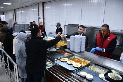 Diyarbakır Vakıflar B&ouml;lge M&uuml;d&uuml;rl&uuml;ğ&uuml;&nbsp;Batman'da 800 &ouml;ğrenciye iftar programı d&uuml;zenliyor