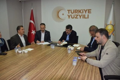 AK Parti&nbsp;Batman&nbsp;Milletvekili Ferhat Nasıroğlu, vatandaşlarla g&ouml;r&uuml;şt&uuml;