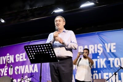 DEM Parti Eş Genel Başkanı Bakırhan, Van'da düzenlenen mitinge katıldı