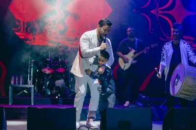 Şarkıcı Sinan Akçıl, Bitlis'te sahne aldı