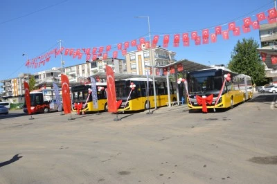 Batman Belediyesi 3 körüklü otobüsü törenle hizmete aldı