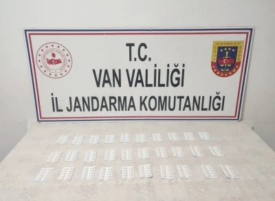 Hakkari'de 999 gram uyuşturucu ele geçirildi