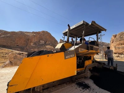 Hasankeyf Kalesi ve Şaab Vadisi yolunda asfaltlama çalışmalarına başlandı