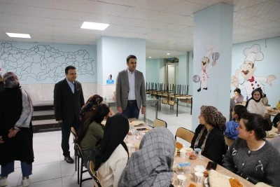 Hasankeyf Kaymakamı İmrak &ouml;ğrencilerle iftarda buluştu