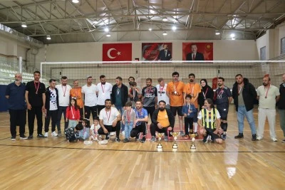 Hasankeyf&rsquo;te Kurumlar Arası Voleybol Turnuvasını Hangi Takım Kazandı?
