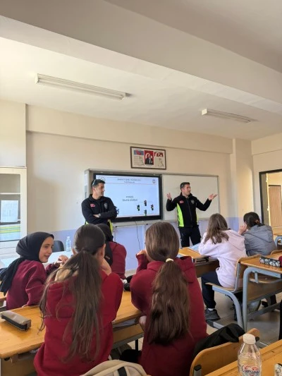 Hizan'da öğrencilere trafik eğitimi verildi