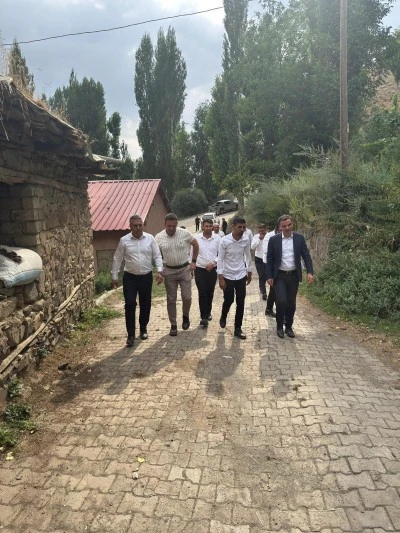 Hizan Kaymakamı Bilgin köyleri ziyaret etti