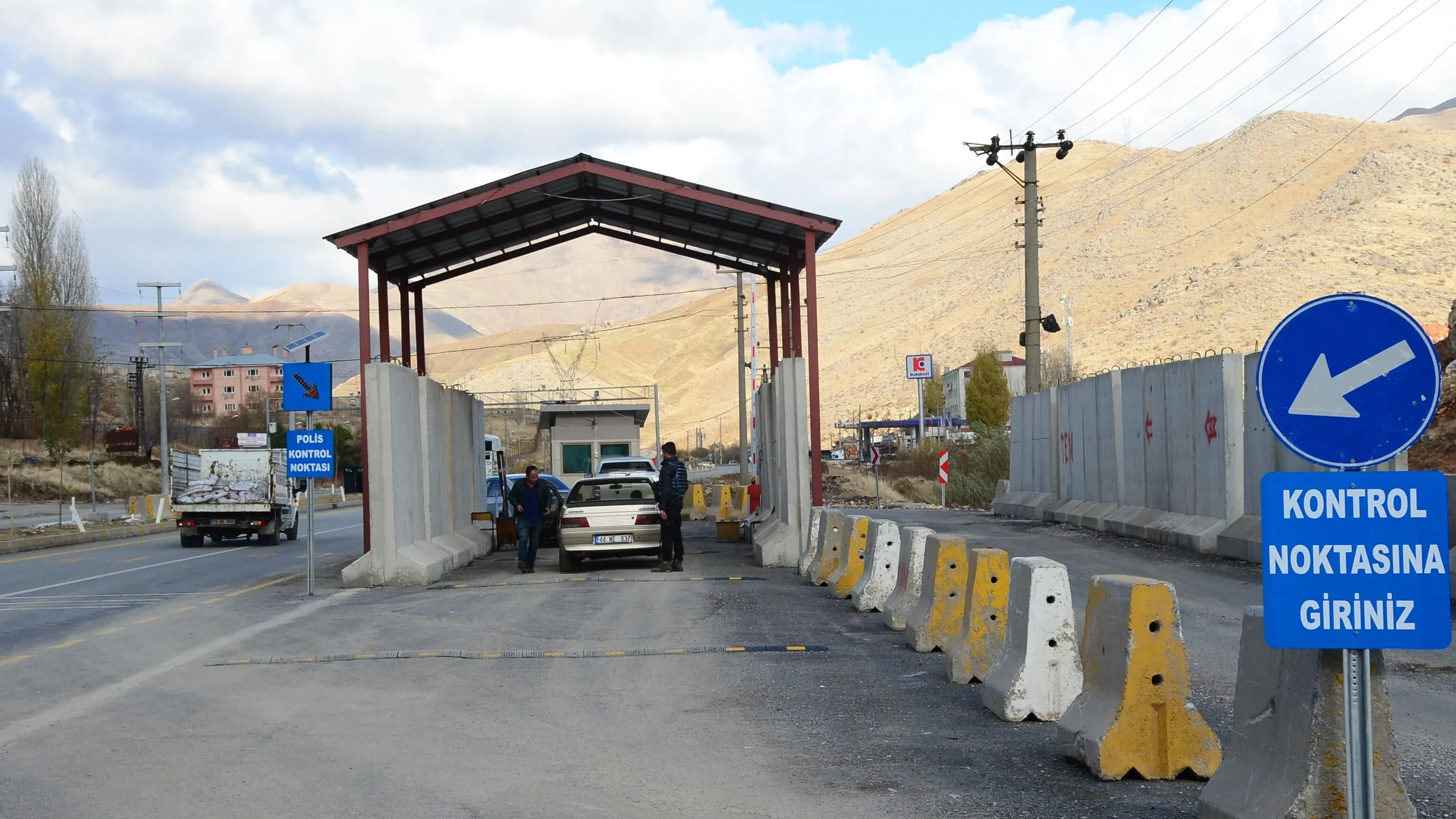 İ&ccedil;işleri Bakanlığı: 2 Bin 763 Kontrol ve Arama Noktası Kaldırıldı