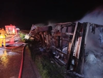 İdil'de tırda &ccedil;ıkan yangın s&ouml;nd&uuml;r&uuml;ld&uuml;