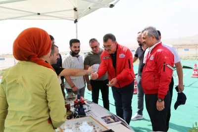 İT&Uuml; Rekt&ouml;r&uuml; Hasan Mandal, Siirt&rsquo;te Savaşan İHA takımlarıyla buluştu
