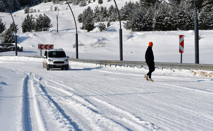 Kars ve Ardahan'da soğuk hava etkisini sürdürüyor
