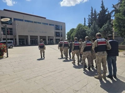 Kilis'te kaçak kazı yapan 5 kişi suçüstü yakalandı