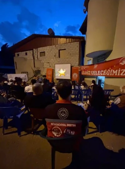 Köy Meydanında Beyaz Perde Kuruldu!